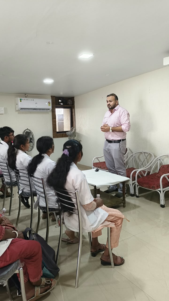 Dr. Ekansh Debuka leading a teaching session with nursing students